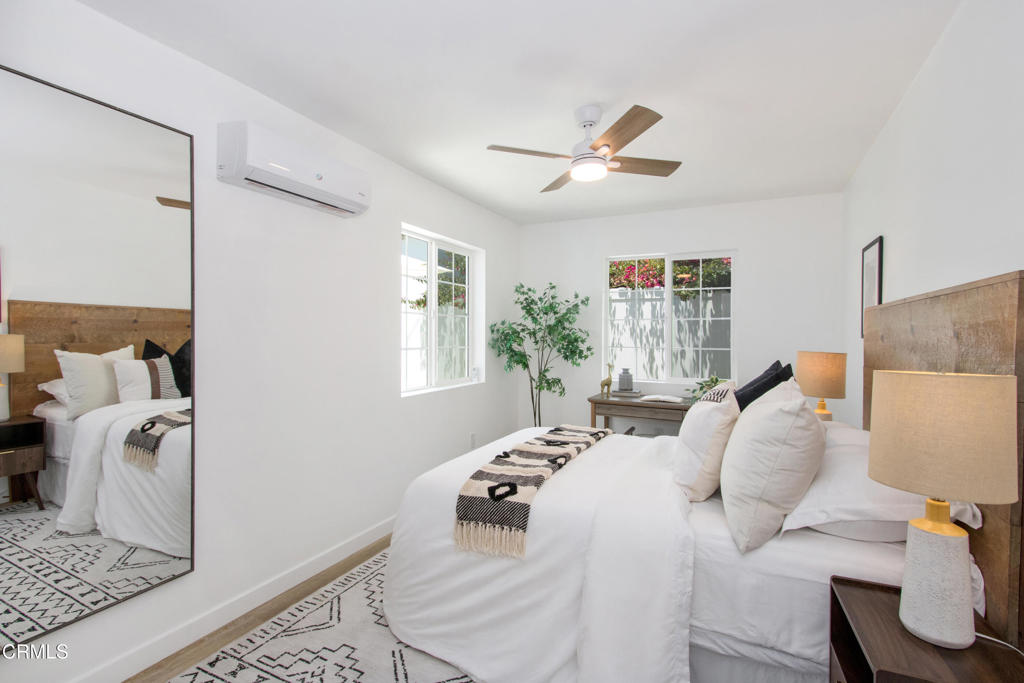 2451 E Crary Street Property Photo 8