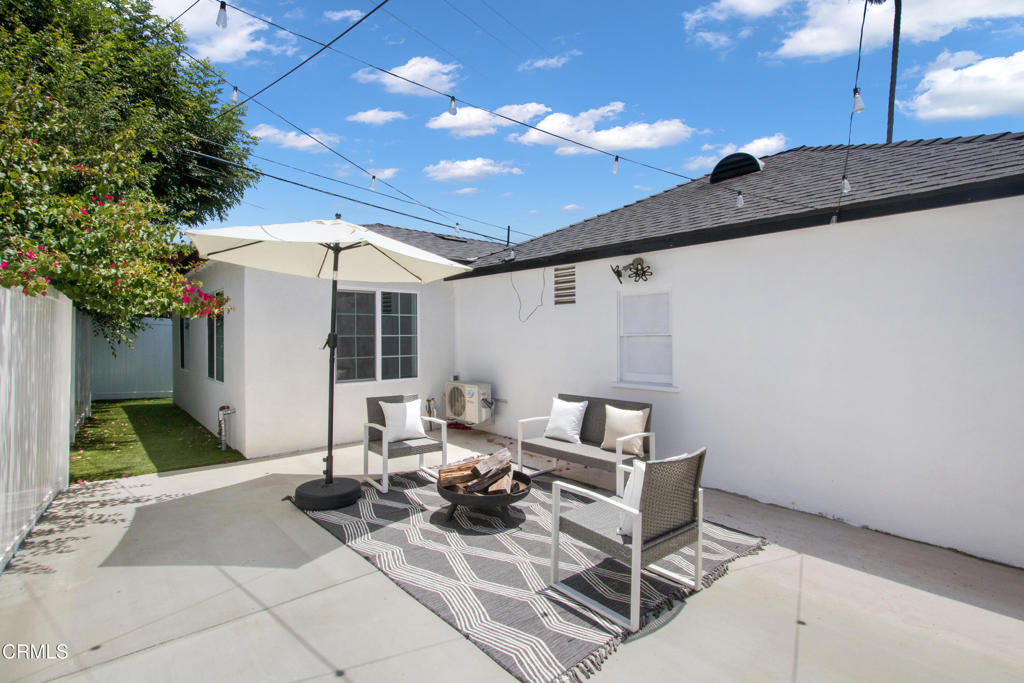 2451 E Crary Street Property Photo 13