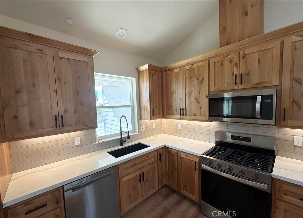 5980 Crestmoor Drive Property Photo 13