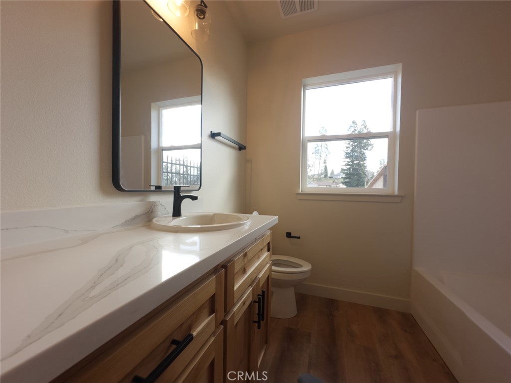 5980 Crestmoor Drive Property Photo 18