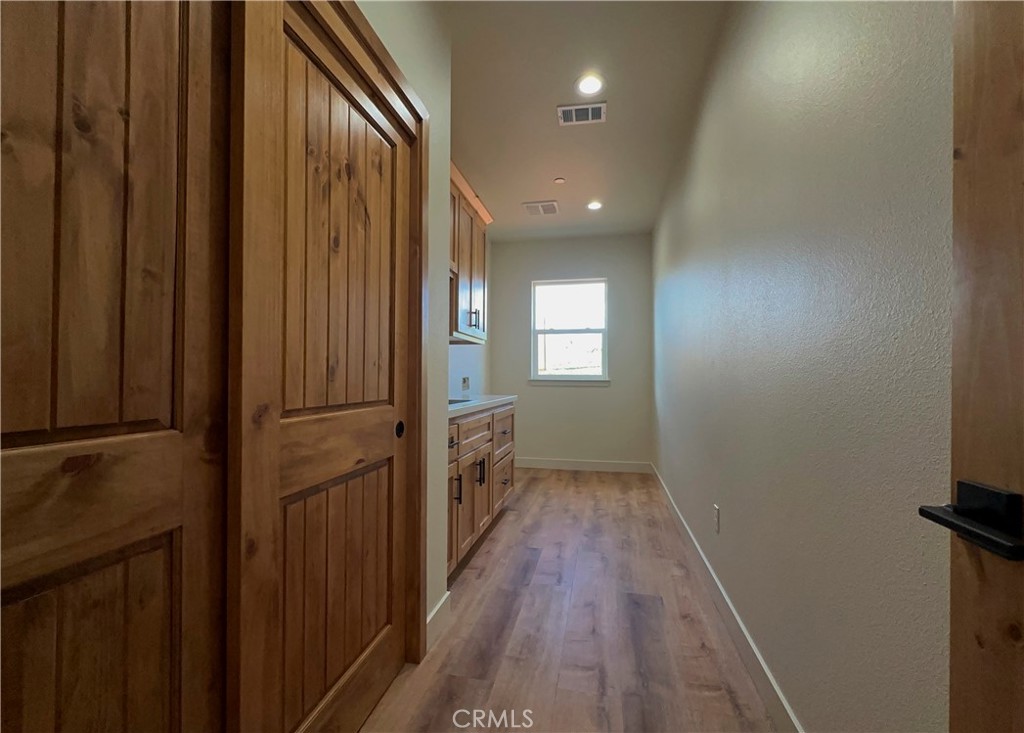 5980 Crestmoor Drive Property Photo 22
