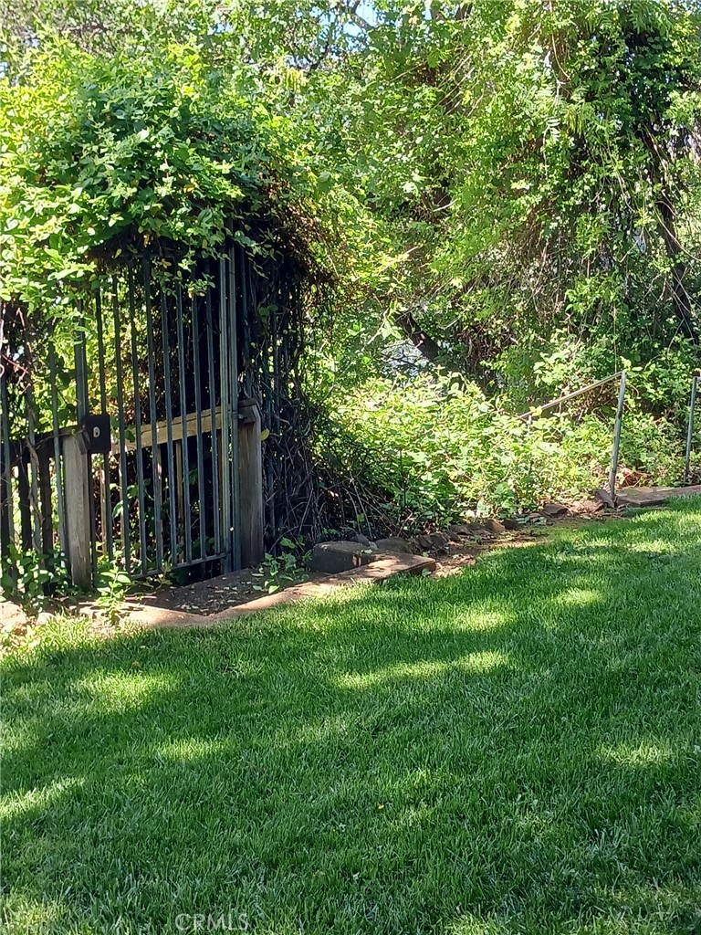 5129 Toyon Property Photo 7