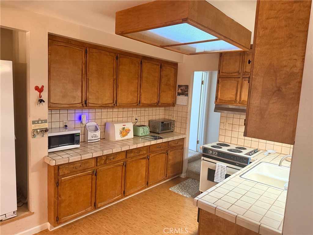 5129 Toyon Property Photo 13