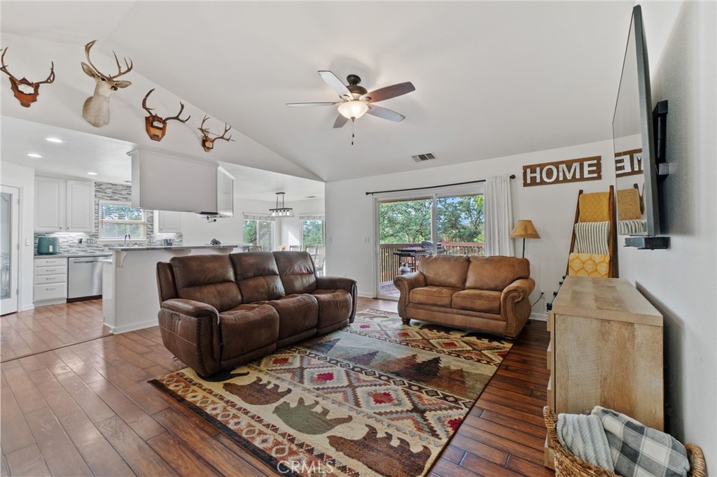 19517 Stringtown Place Property Photo 3