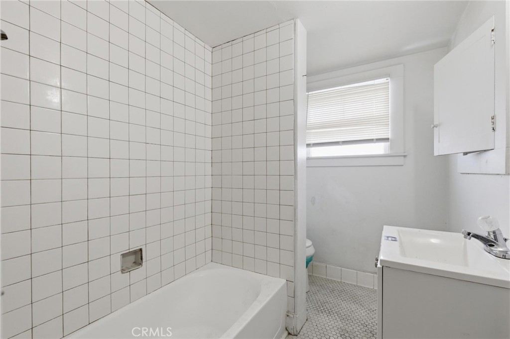 910 G Street Property Photo 34