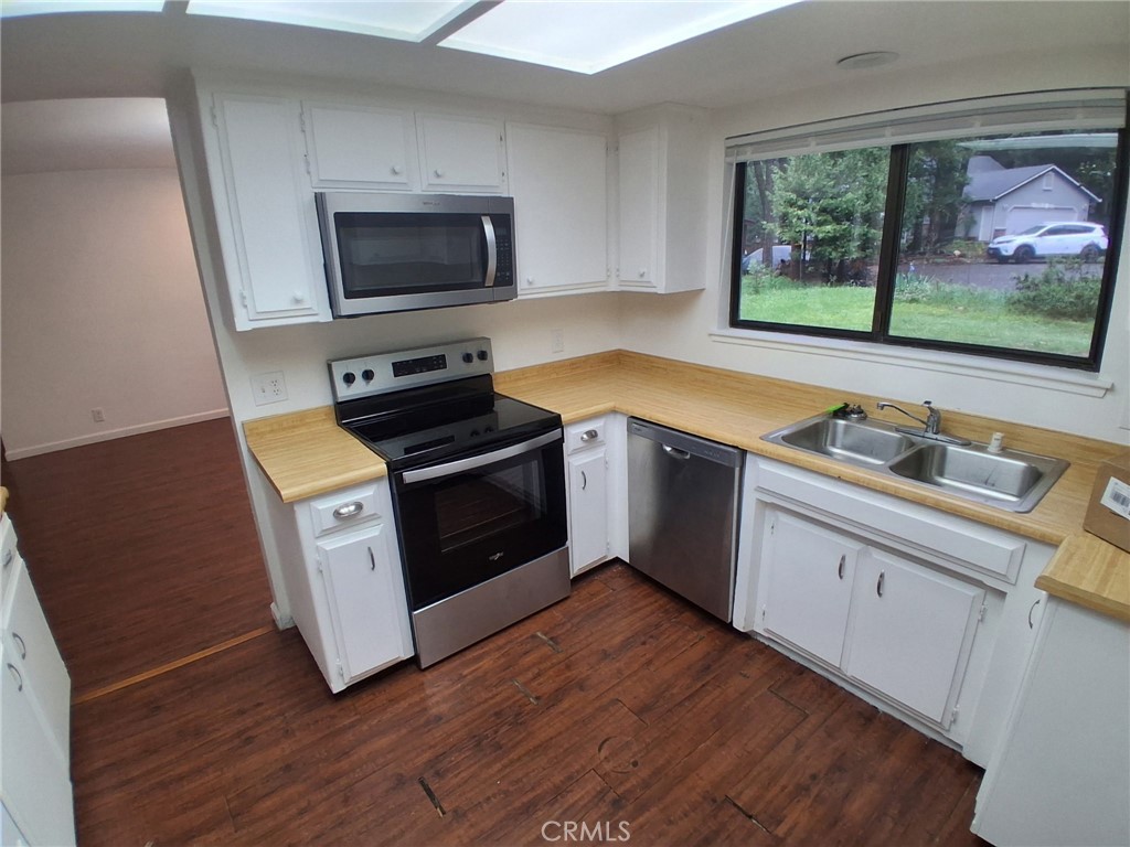 6402 Corning Court Property Photo 4