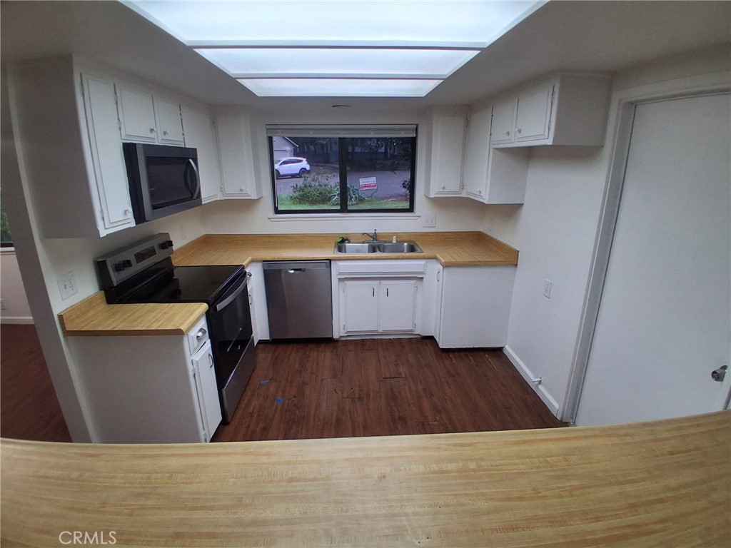 6402 Corning Court Property Photo 5