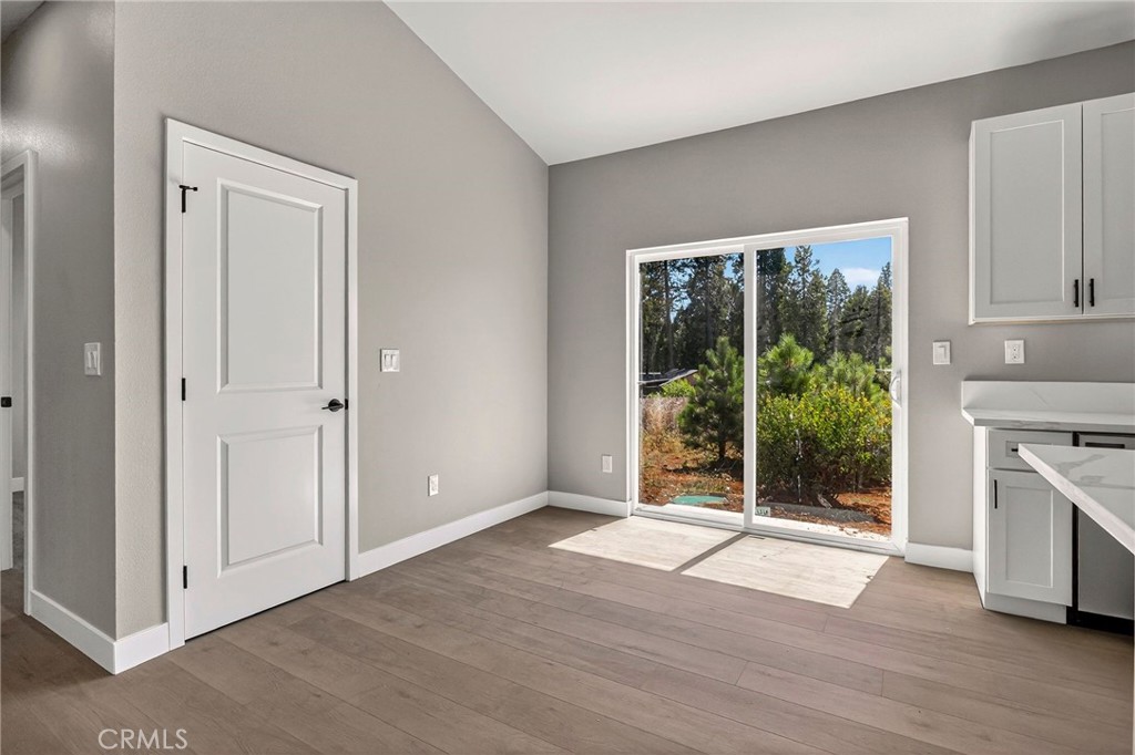 14205 Norwich Property Photo 15