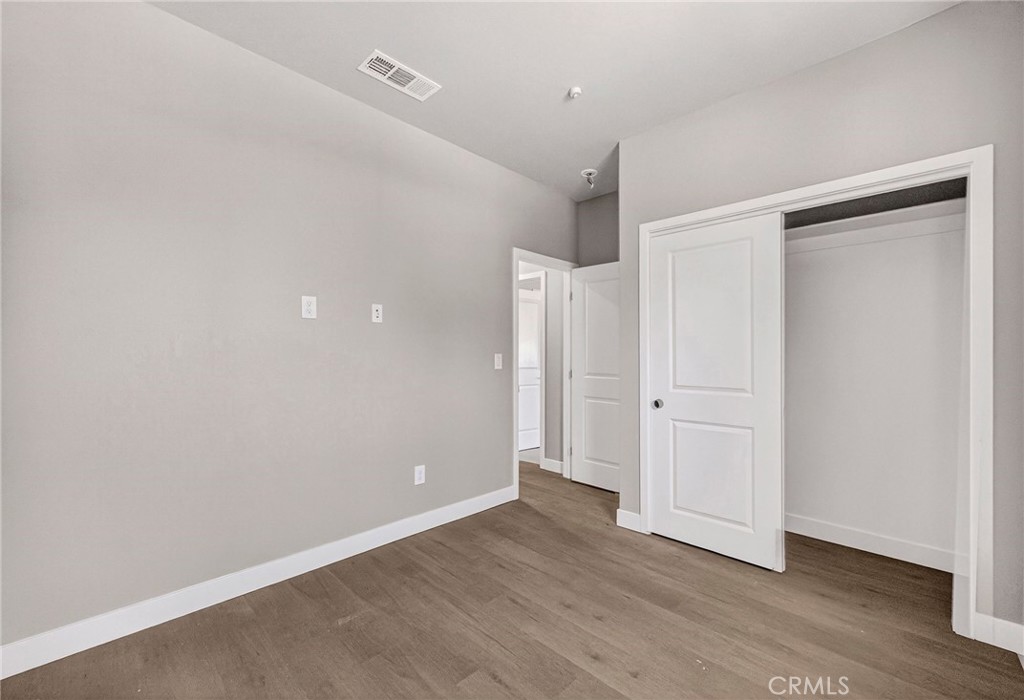 14205 Norwich Property Photo 24