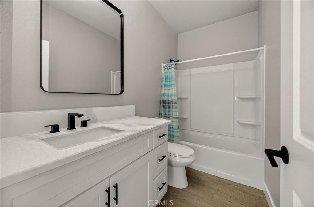 14205 Norwich Property Photo 25