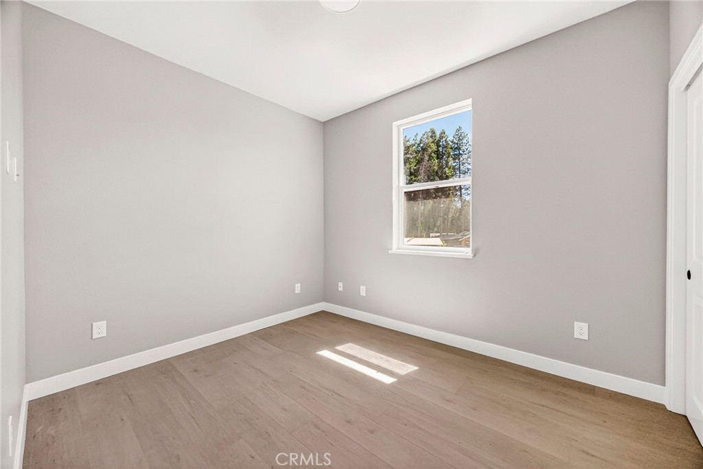 14205 Norwich Property Photo 27