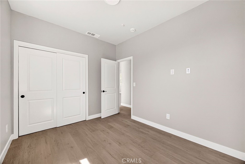 14205 Norwich Property Photo 28