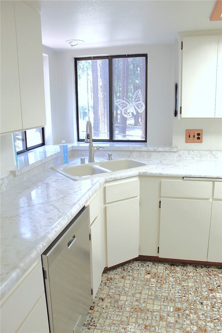 14334 Sinclair Property Photo 12