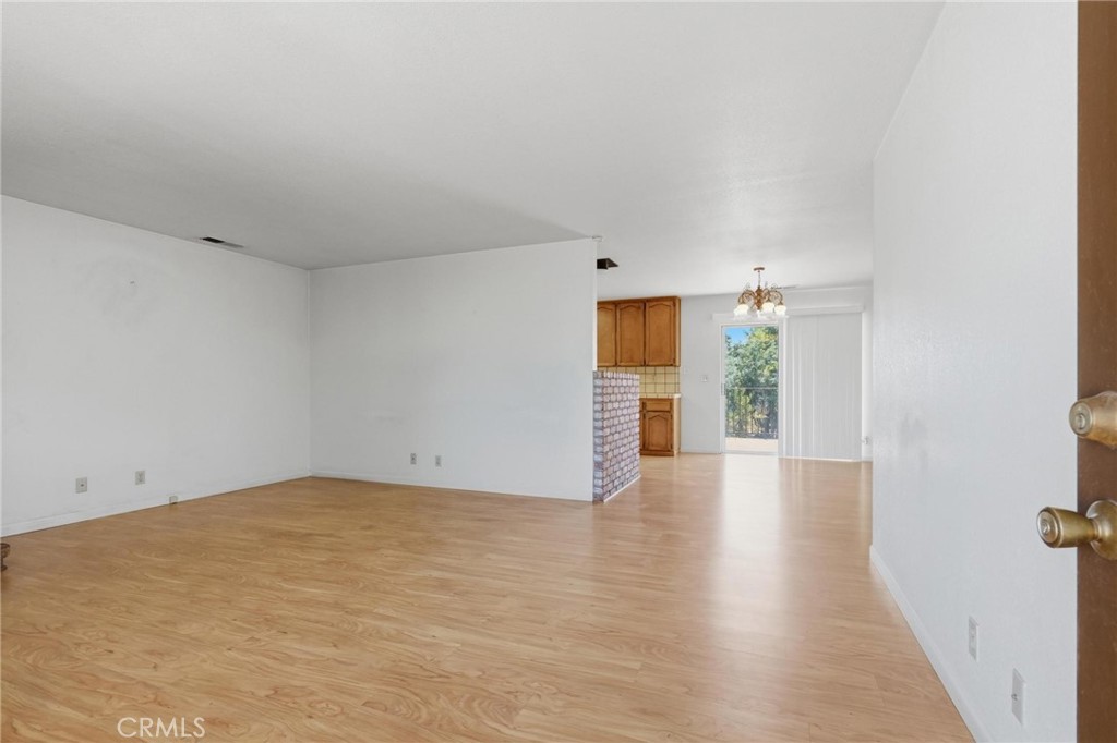 5727 Newland Road Property Photo 6