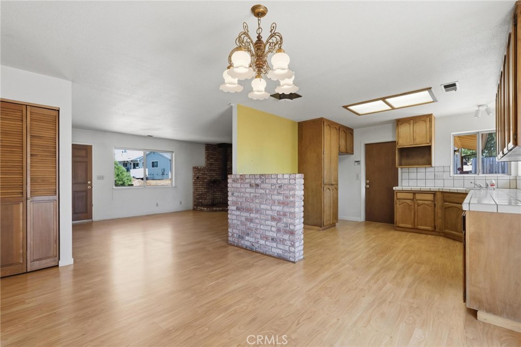 5727 Newland Road Property Photo 9
