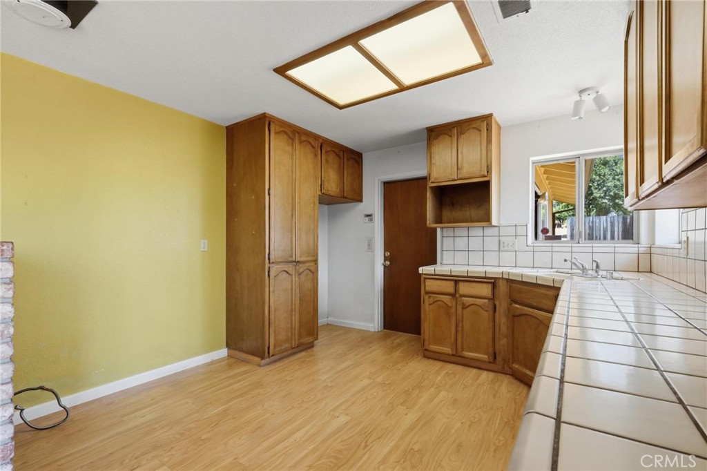 5727 Newland Road Property Photo 12
