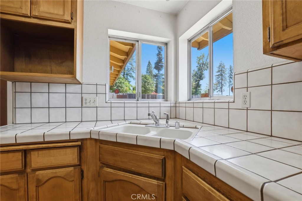 5727 Newland Road Property Photo 13