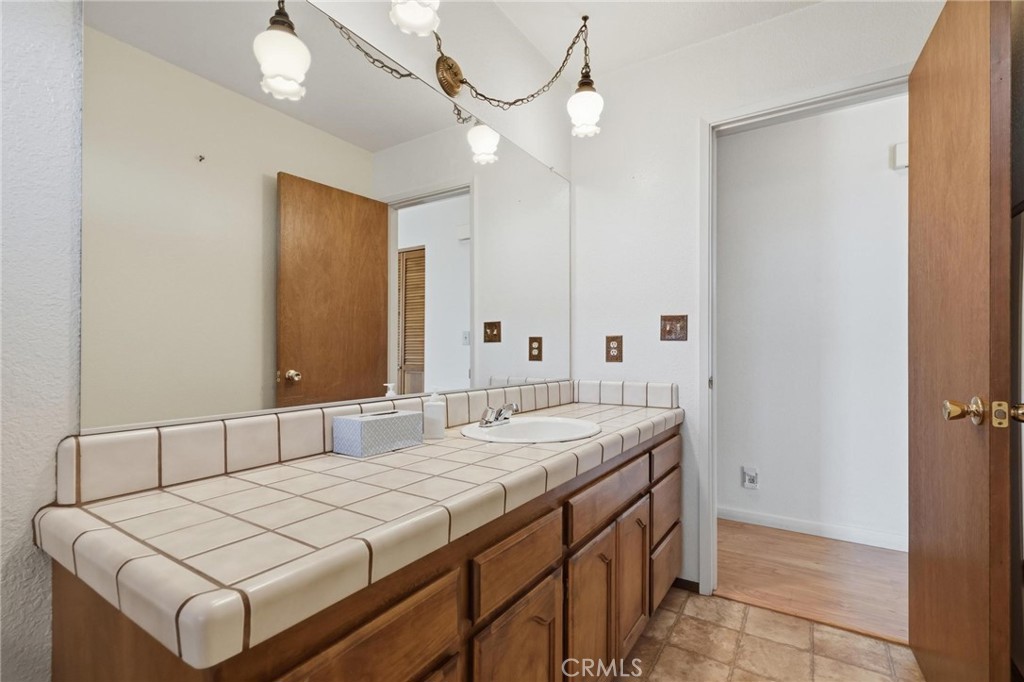 5727 Newland Road Property Photo 16