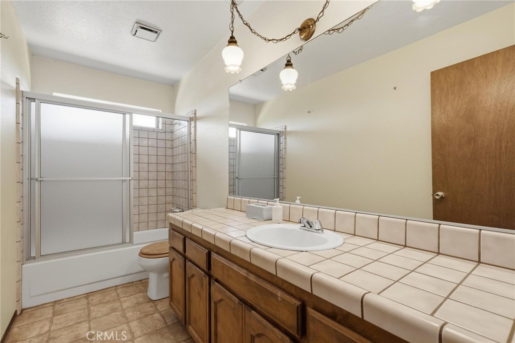 5727 Newland Road Property Photo 17