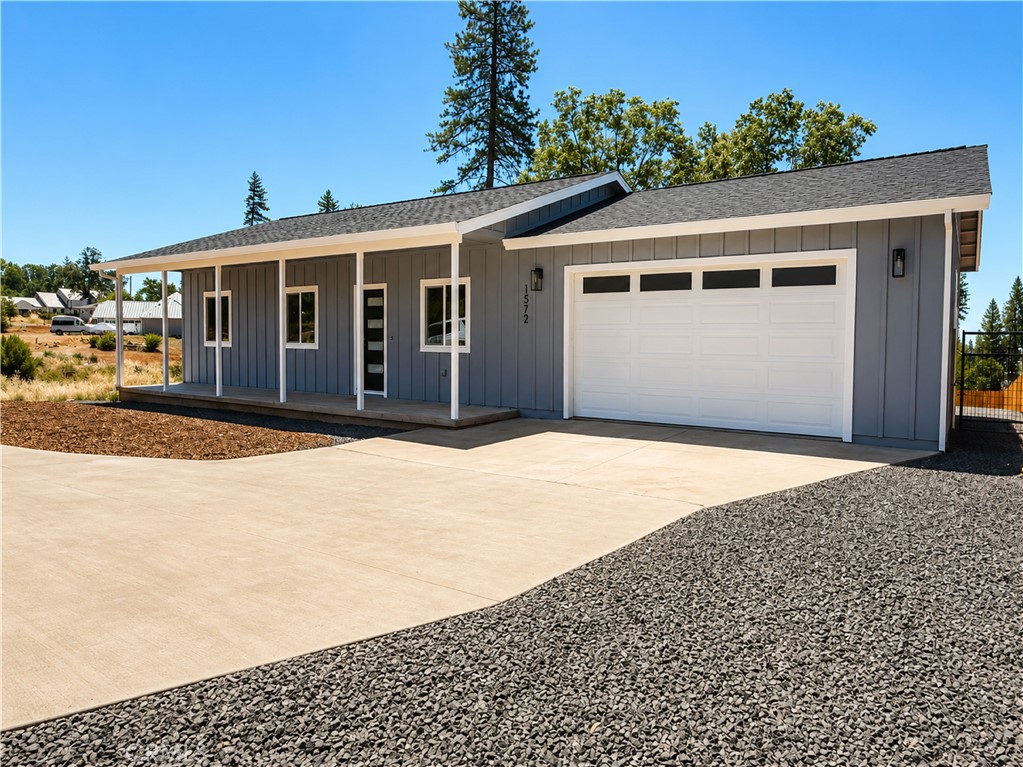 1572 Nunneley Property Photo 3