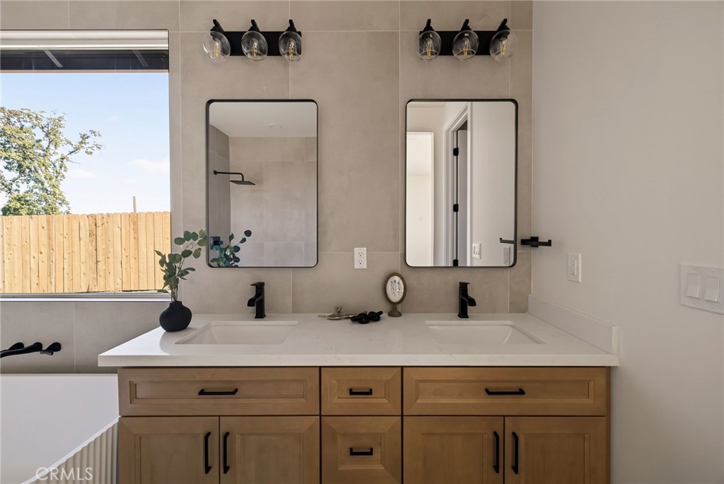 5456 Foster Road Property Photo 36