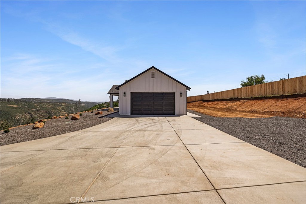 5693 Feather River Place Property Photo 10