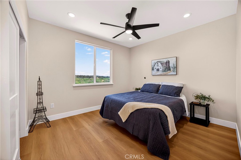 5693 Feather River Place Property Photo 24
