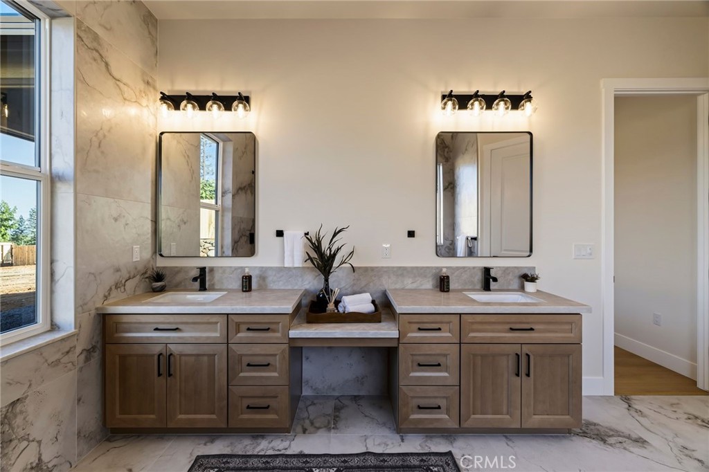 5280 Laguna Court Property Photo 34