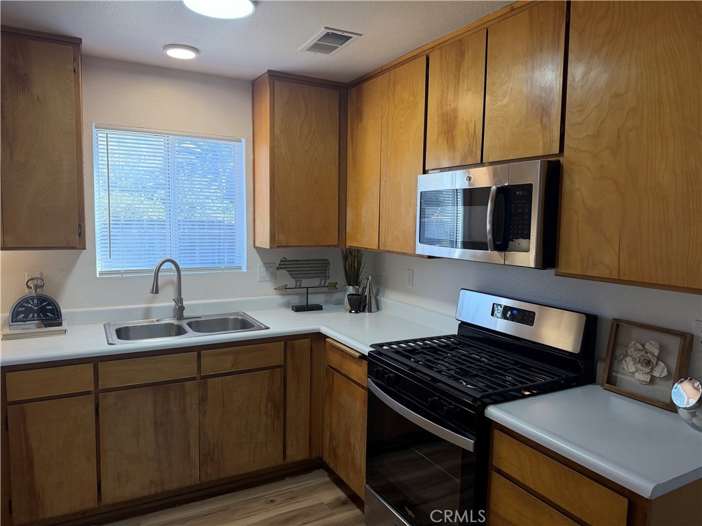 454 Trent Property Photo 6