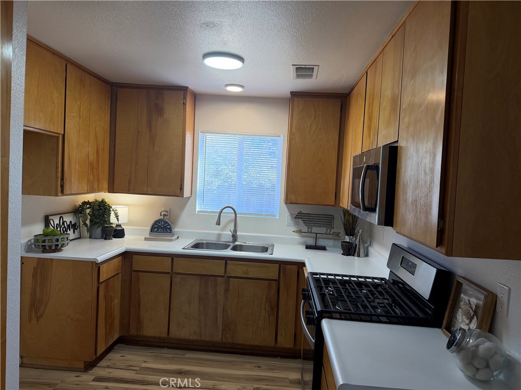 454 Trent Property Photo 7