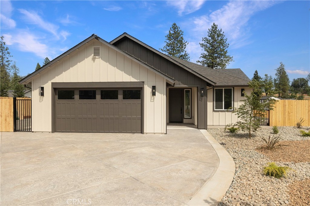 1586 Gate Lane Property Photo 1