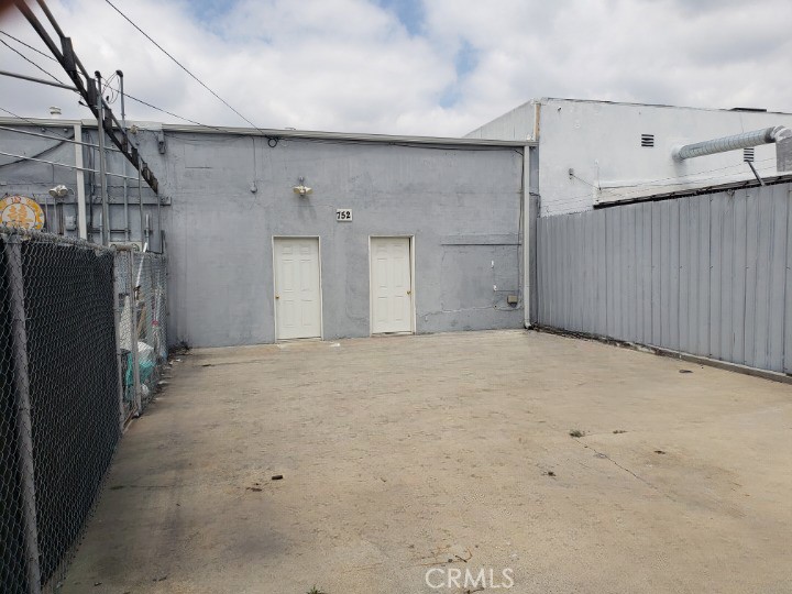 752 S Atlantic Boulevard Property Photo 6