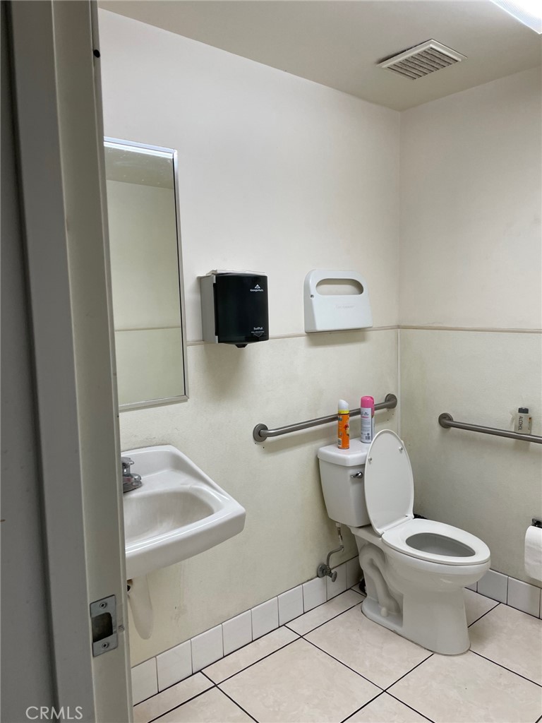 1353 W Mill Street Property Photo 14