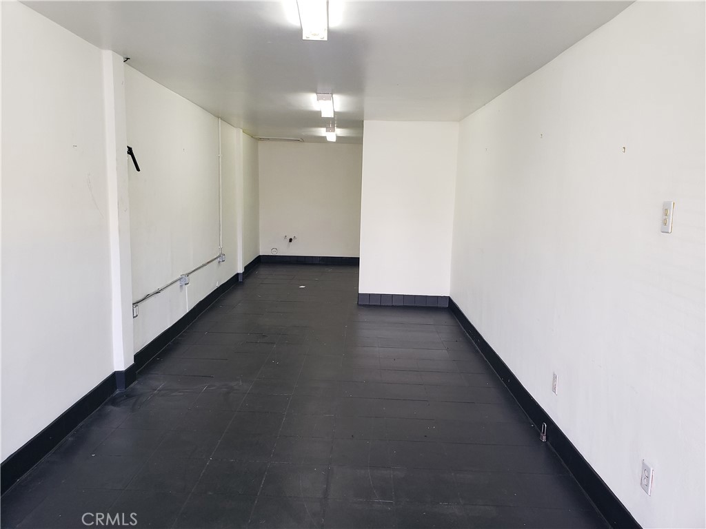 4317 Crenshaw Boulevard Property Photo 2