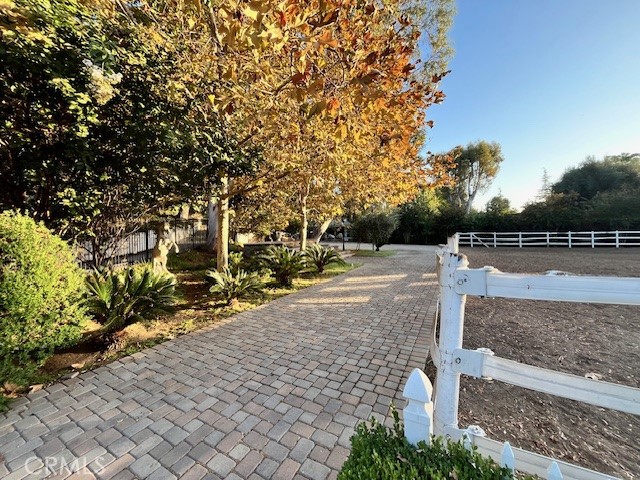 2621 Steeplechase Lane Property Photo 15