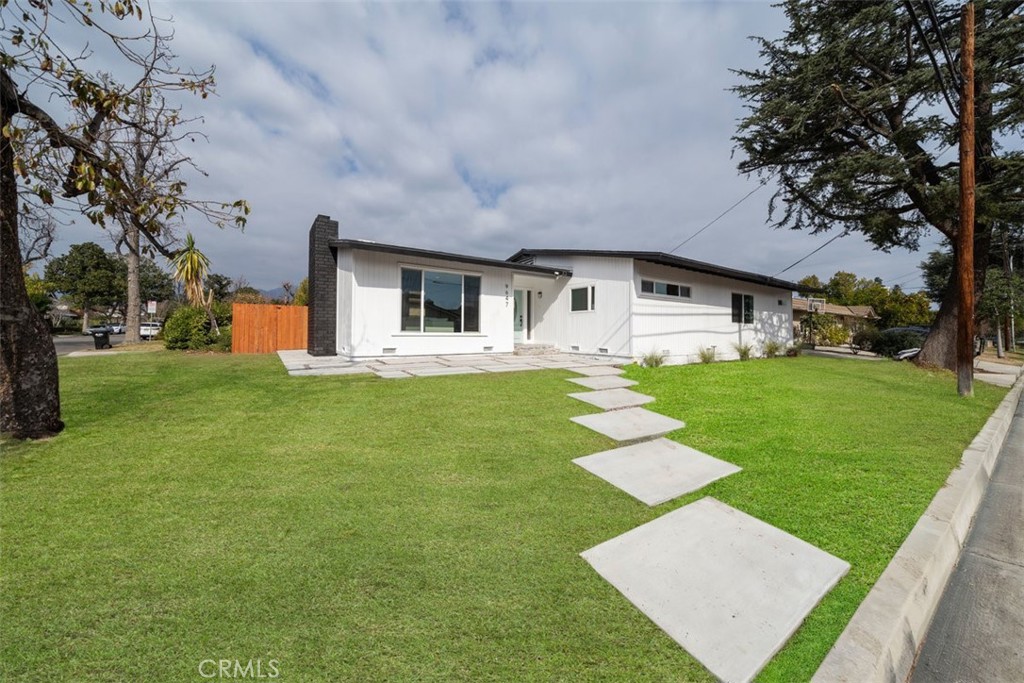 9647 Garibaldi Avenue Property Photo