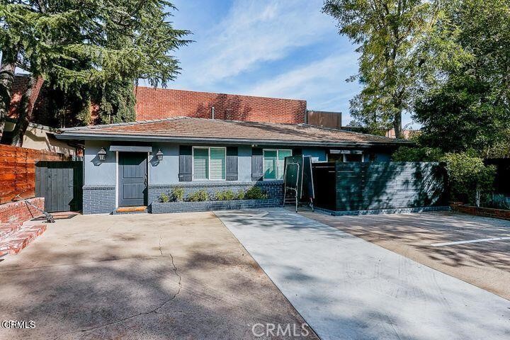 La Canada Unified Real Estate Listings Main Image