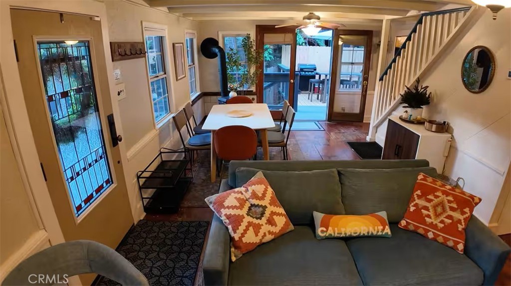 810 Lake Drive Property Photo 3