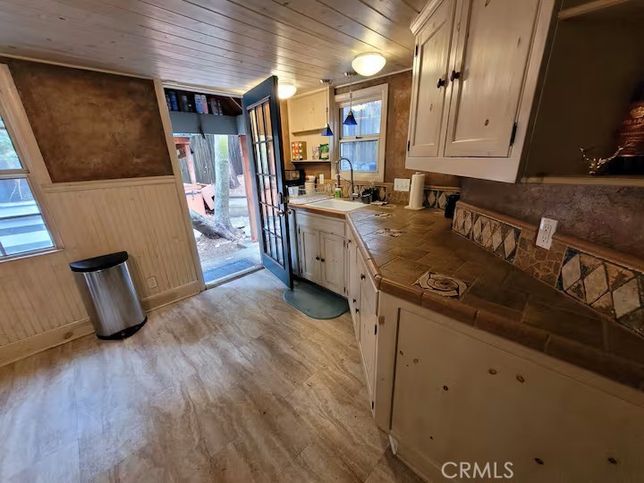 810 Lake Drive Property Photo 18