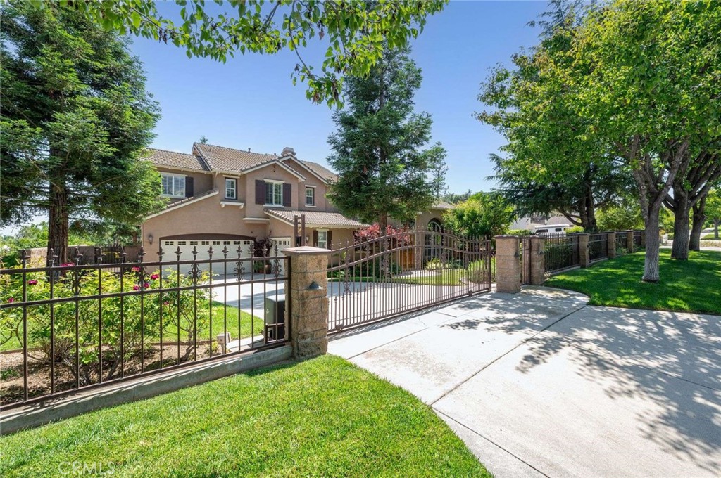 8911 Mustang Road Property Photo 1