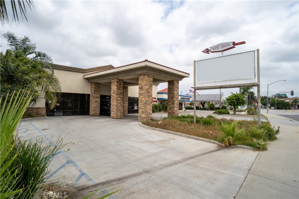 537 S Glendora Avenue Property Photo 3
