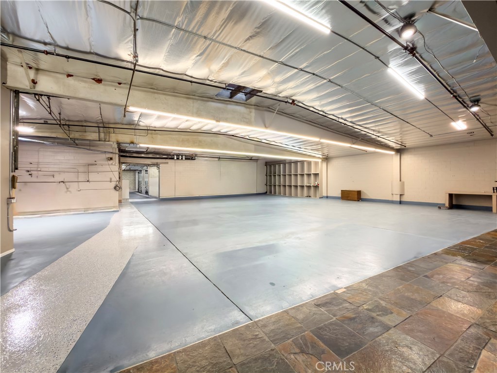 537 S Glendora Avenue Property Photo 15