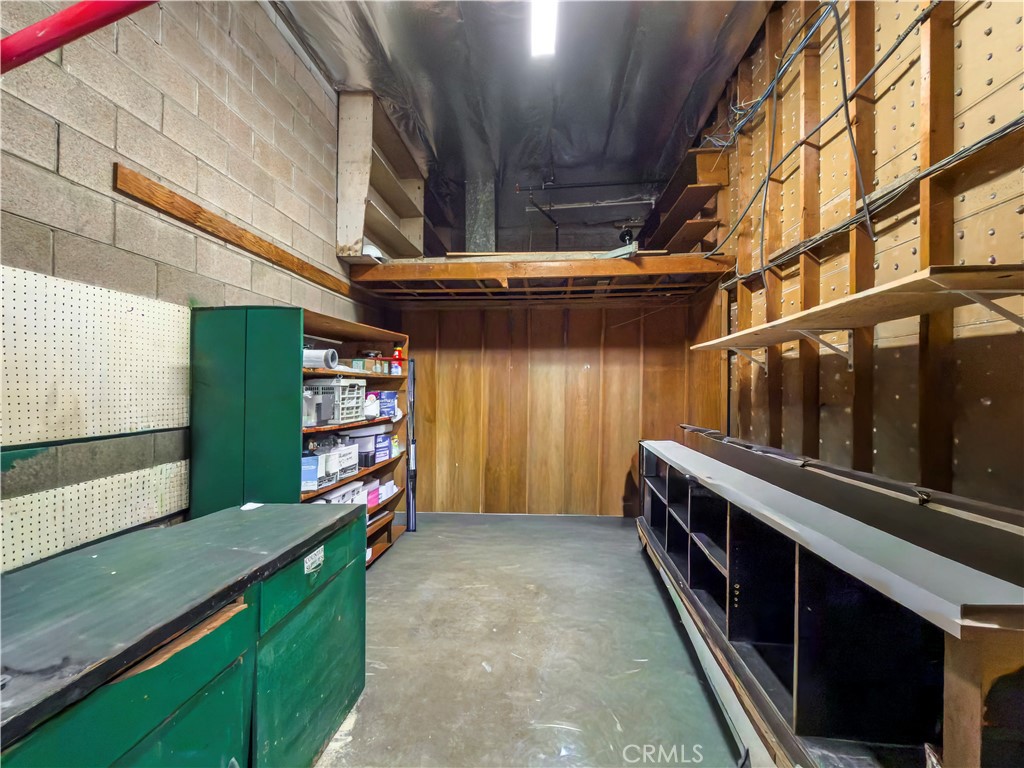 537 S Glendora Avenue Property Photo 19