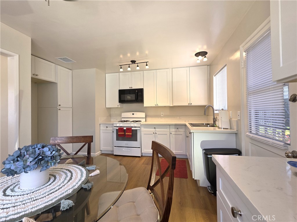 868 Random Lane Property Photo 4