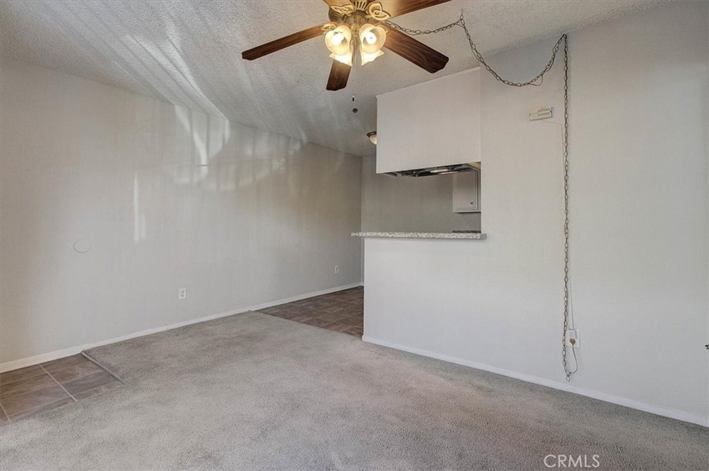 2122 E 10th Street Property Photo 7