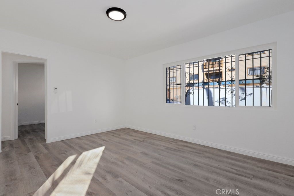 2122 E 10th Street Property Photo 21