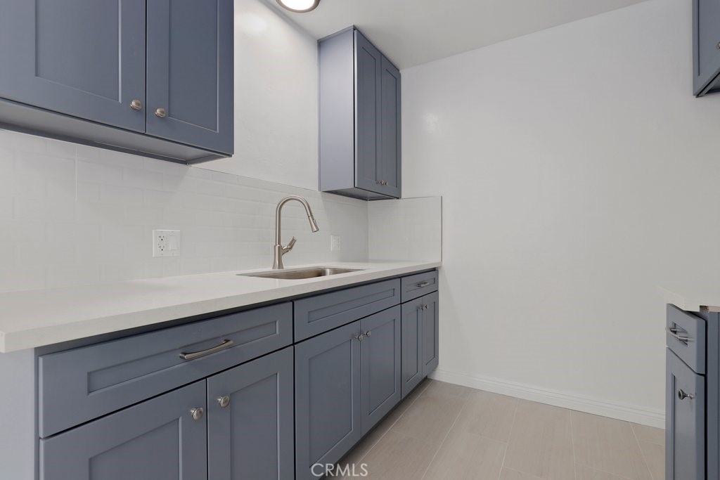 2122 E 10th Street Property Photo 26