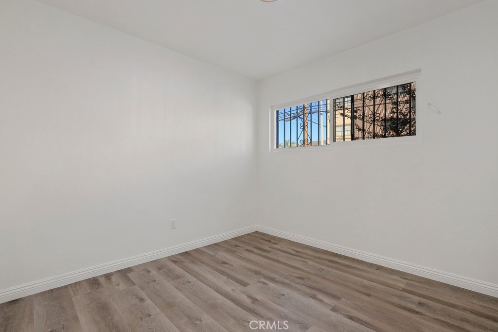 2122 E 10th Street Property Photo 28