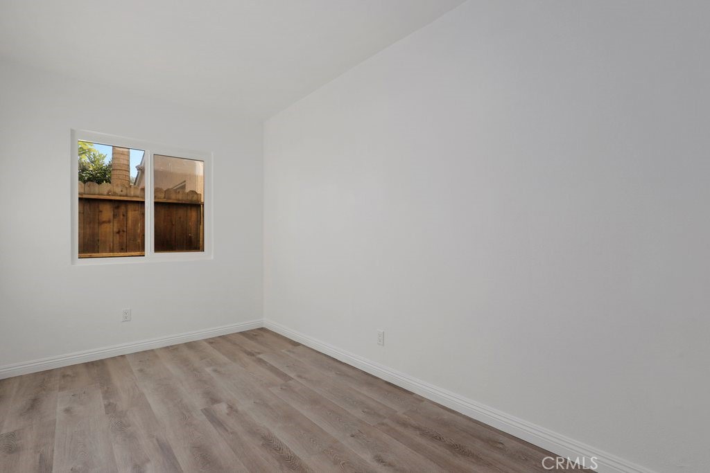 2122 E 10th Street Property Photo 31