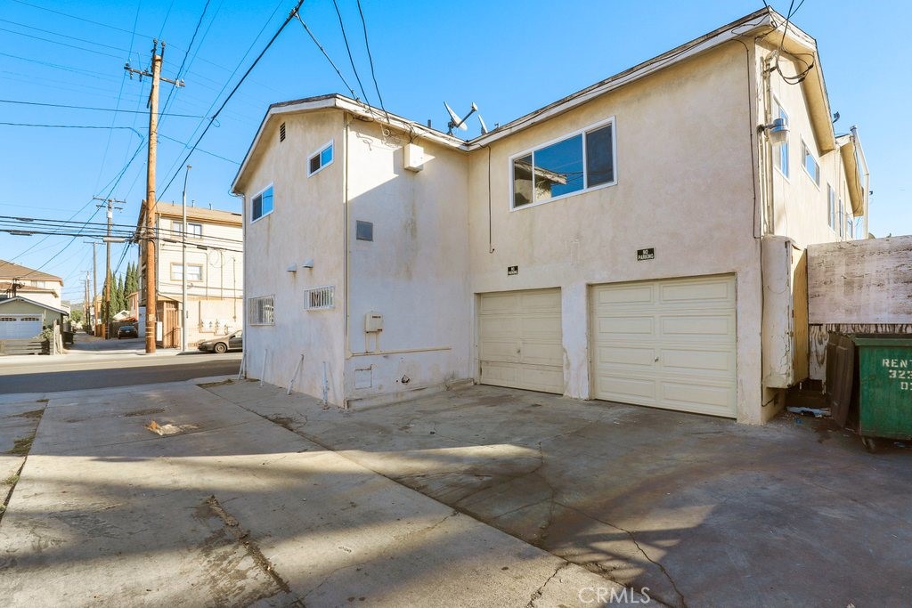 2122 E 10th Street Property Photo 41